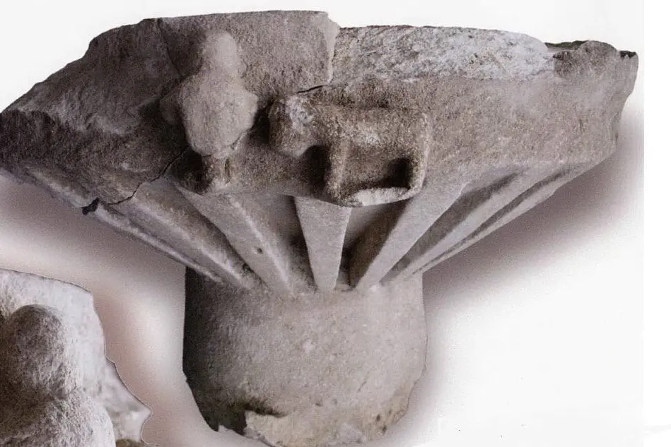 Il modello di altare proveniente dal sito nuragico di Serra is Araus