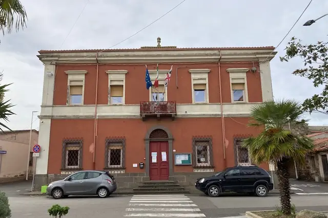 Il Municipio di Abbasanta (foto Orbana)