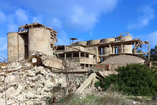 Ex Cementir - Porto Torres (foto Pala)