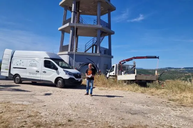 Chiaramonti, operai al lavoro per individuare il guasto idrico (Foto concessa)