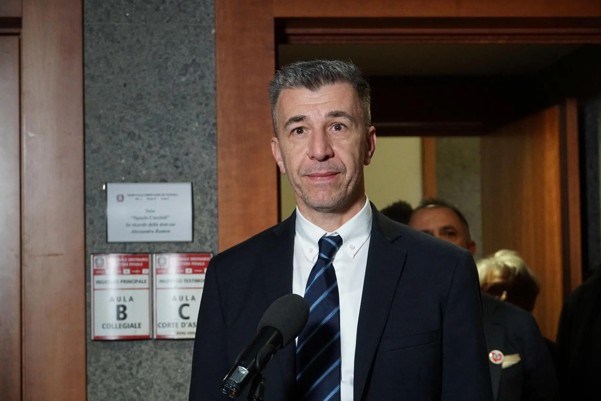 Gino Cecchettin, papà di Giulia Cecchettin, risponde alle domande dei giornalisti dopo la senteza di condanna all’ergastolo per Filippo Turetta , Venezia 3 dicembre 2024. ANSA/ANDREA MEROLA