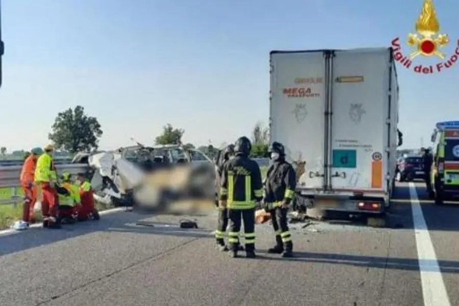 Il luogo dell'incidente (foto vigili del fuoco)