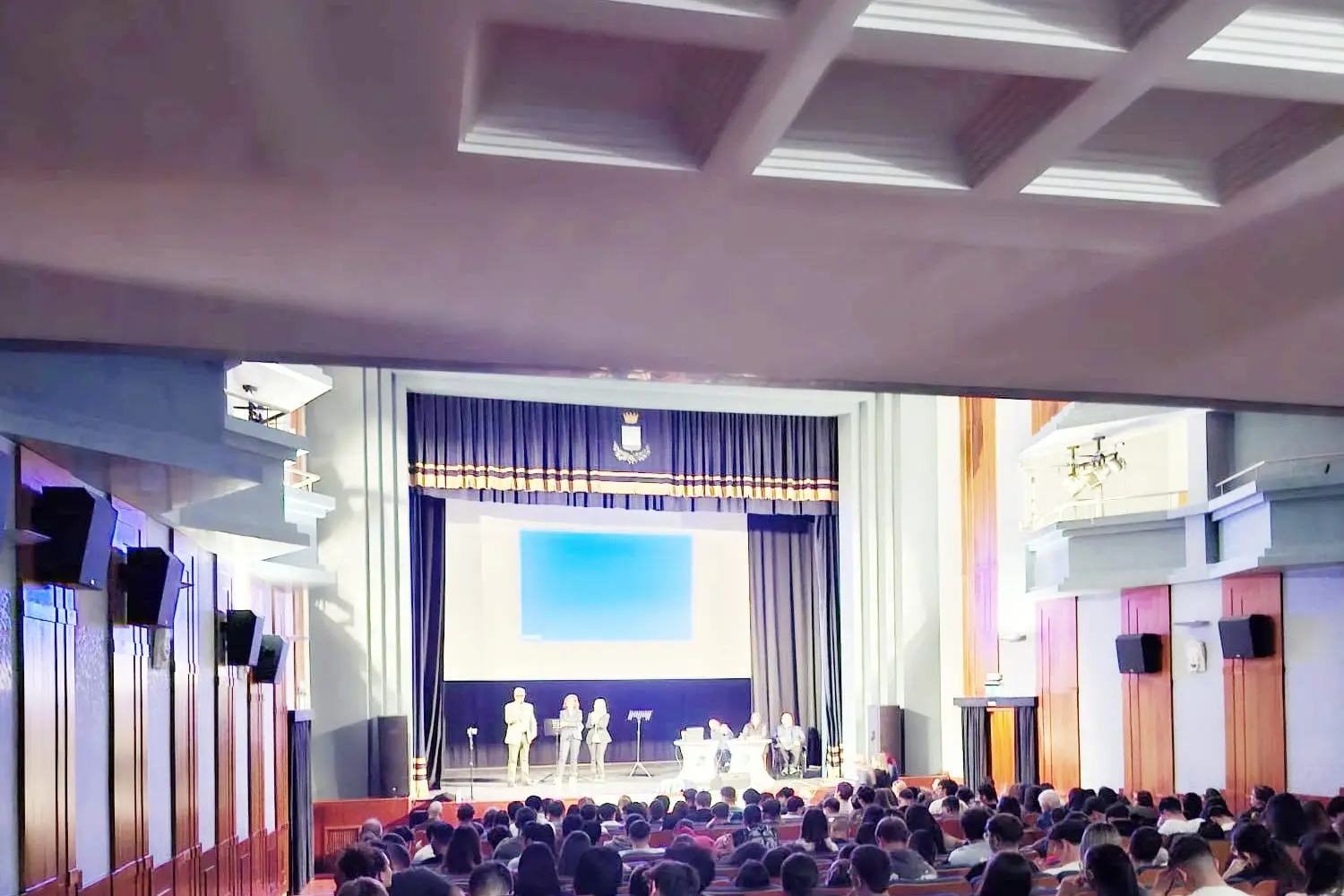 Gli alunni a teatro (Scano)