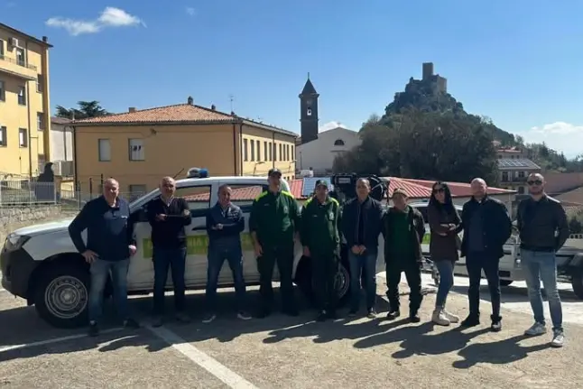 La consegna dei mezzi (foto concessa)