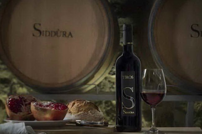 Tiros, il vino sardo che &quot;va in letargo&quot; al buio nella top 3 dei rossi italiani