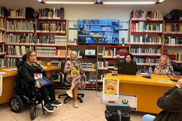 La presentazione del volume di Giulia giornaliste ad Olbia (foto concessa)