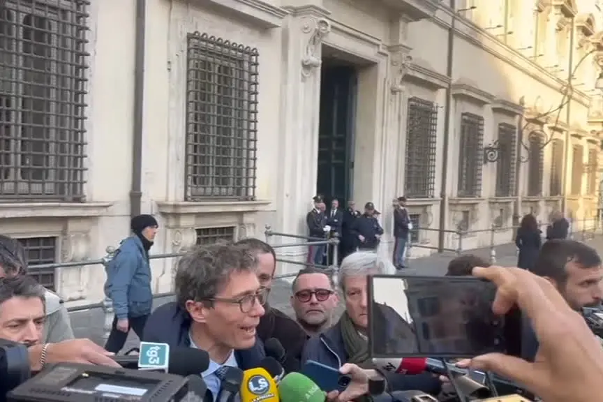 Flash mob +Europa: Ue reagisca a Trump, governo Meloni ambiguo