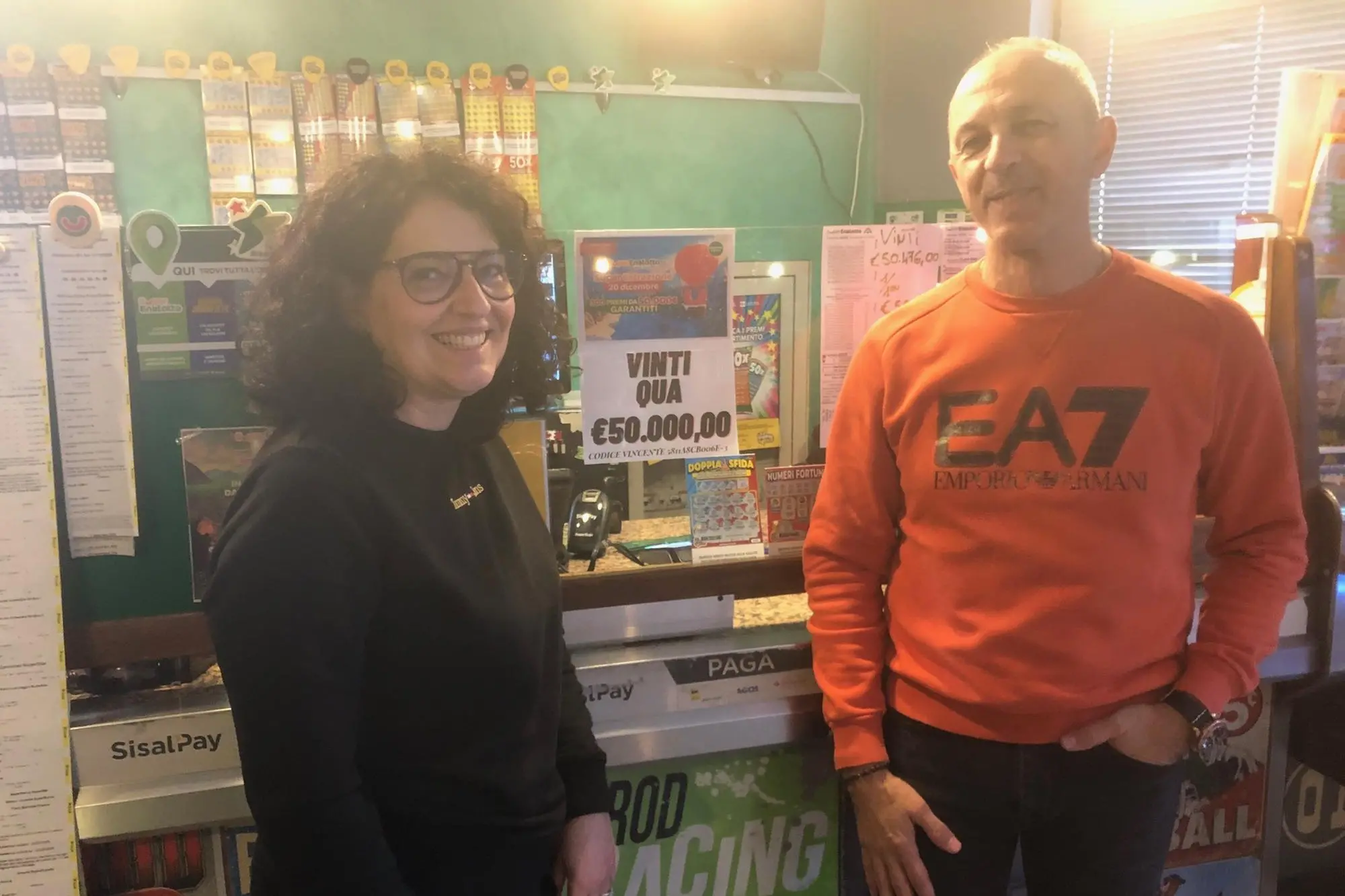 Annalisa Pilloni e Raffaele Podda, titolari del Bar Congia in cui è stata realizzata la vincita da 50mila euro
