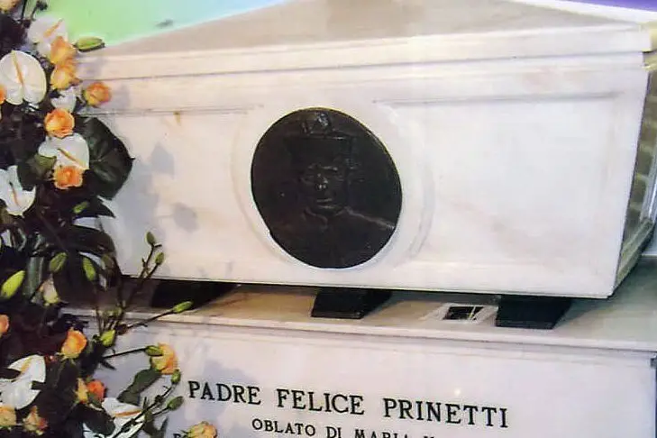 L'attuale tomba di padre Felice Prinetti a Pisa (foto Antonio Pintori)