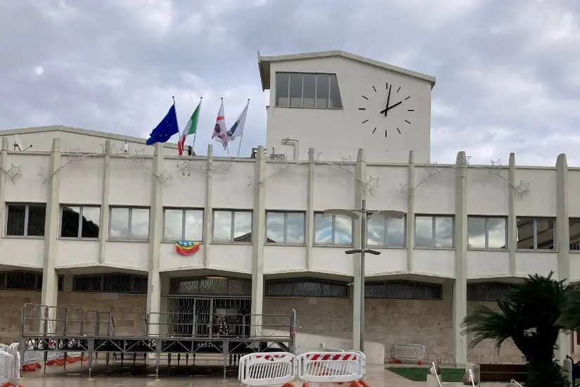 Il Municipio di Porto Torres (foto Pala)