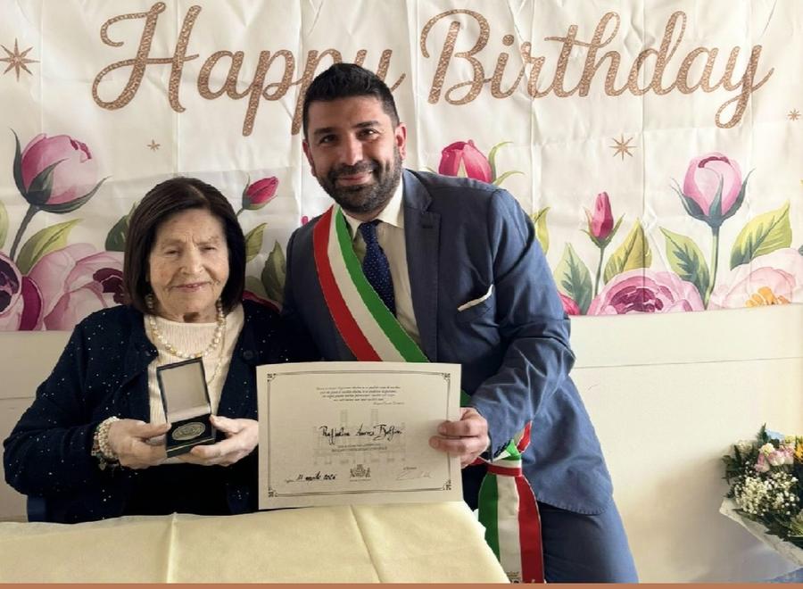 Cagliari celebra una nuova centenaria, festa per Raffaelina Belfiori