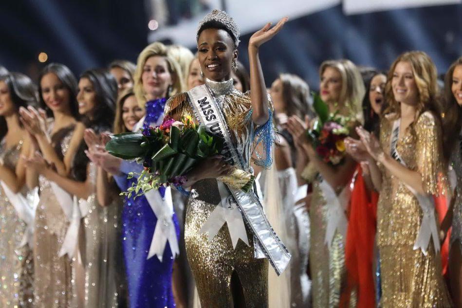 Miss Universo 2019 è la sudafricana Zozibini Tunzi