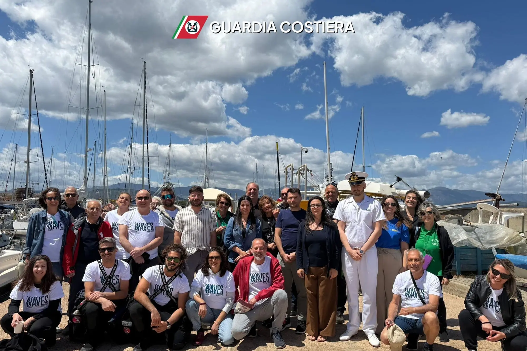 Il gruppo che ha preso parte alla giornata di bonifica dei fondali