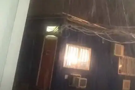 La casa del Grande Fratello sotto la tempesta (foto da frame video Instagram)