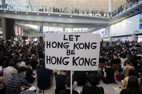 Proteste a Hong Kong (foto Ansa/Epa)