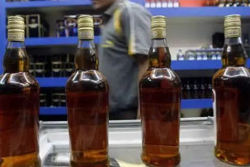 Le due donne hanno rubato liquori per un valore di 150 euro