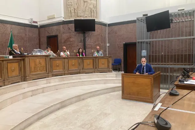 (Лопата)