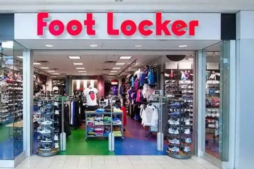 Un negozio Foot Locker (Archivio L'Unione Sarda)