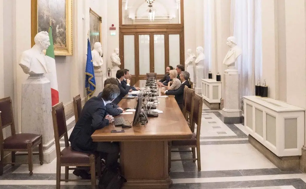 La sala dei Busti a Montecitorio, sede dei colloqui del presidente incaricato (Ansa)