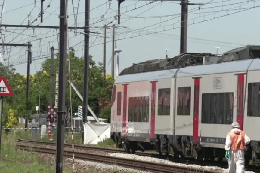 In Belgio scuolabus travolto da treno: 4 morti, fra loro 2 bambini
