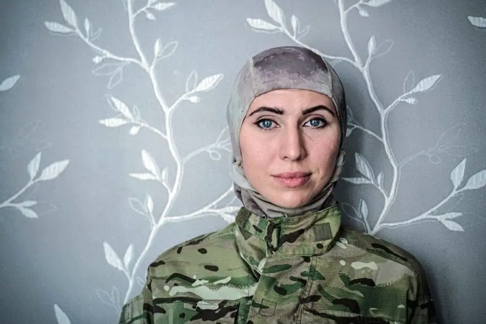Amina Okuyeva, insieme al marito fa parte del battaglione internazionale di pace di volontari a
 sostegno dell'Ucraina nella lotta contro l'insurrezione pro-russa. Odessa, Ucraina, luglio 2015 © Justyna Mielnikiewicz