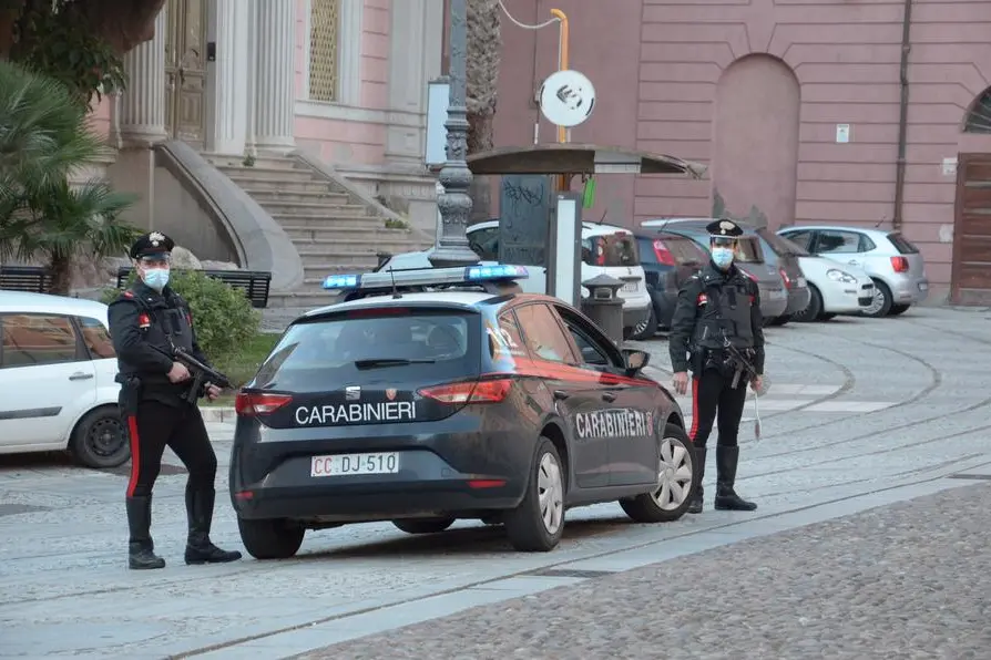 (foto carabinieri)