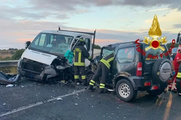 L'incidente a Suni (foto Vigili del fuoco)