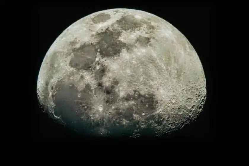 La Luna fotografata dal Planetario de L'Unione Sarda