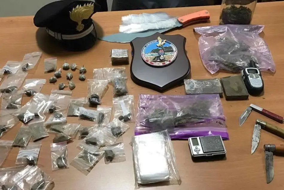 Il materiale sequestrato