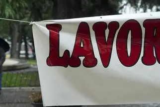 Striscione (immagine simbolo, foto Ansa)
