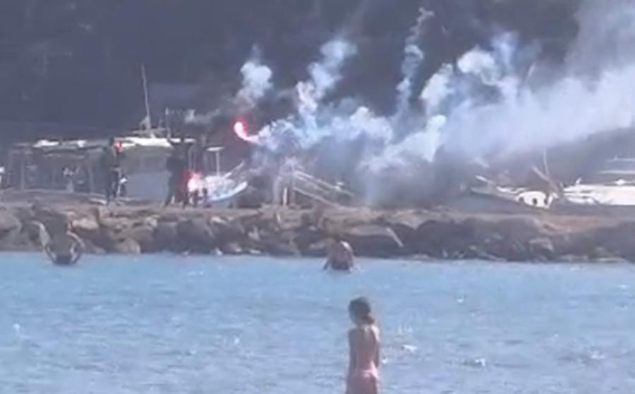 Migranti, sbarchi tra i bagnanti nel Sulcis: fuochi d’artifi
