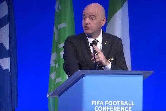 Cori razzisti anche contro Dalbert, il presidente della Fifa: &quot;In Italia situazione grave&quot;