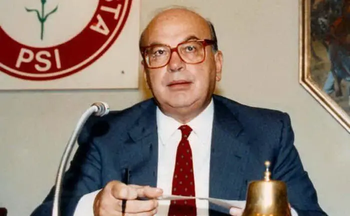 La Dc e il Psi di Bettino Craxi implodono, travolti dall'inchiesta Mani pulite