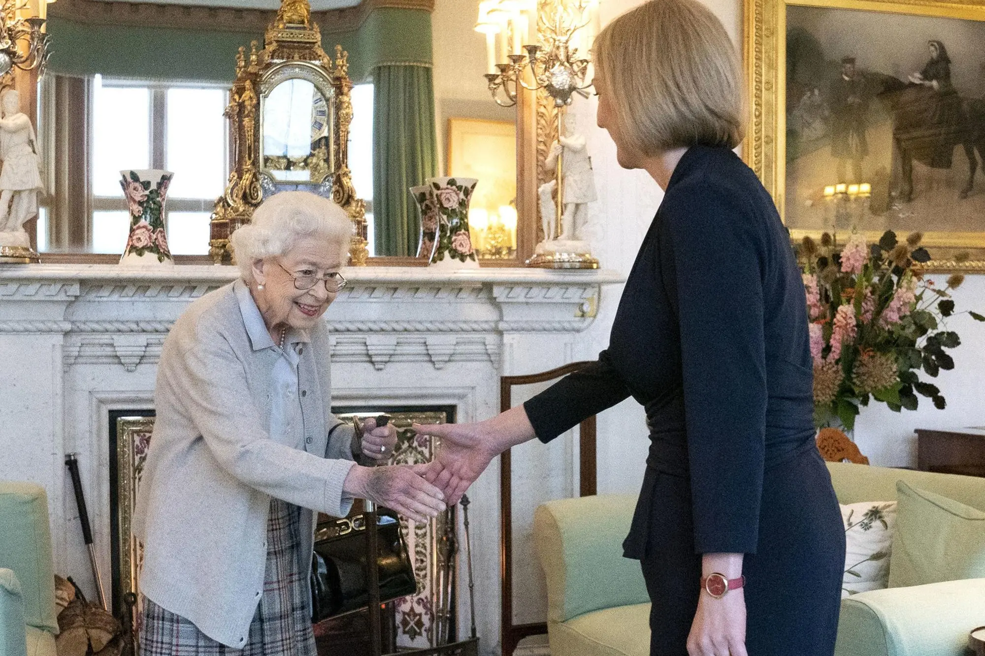 Elisabetta II è morta nella sua residenza scozzese di Balmoral, dove nei giorni scorsi aveva incontrato la nuova premier Liz Truss