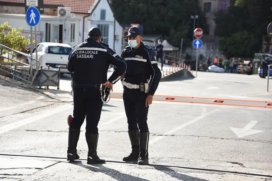 Gli agenti della Polizia locale di Sassari (L'Unione Sarda - Calvi)