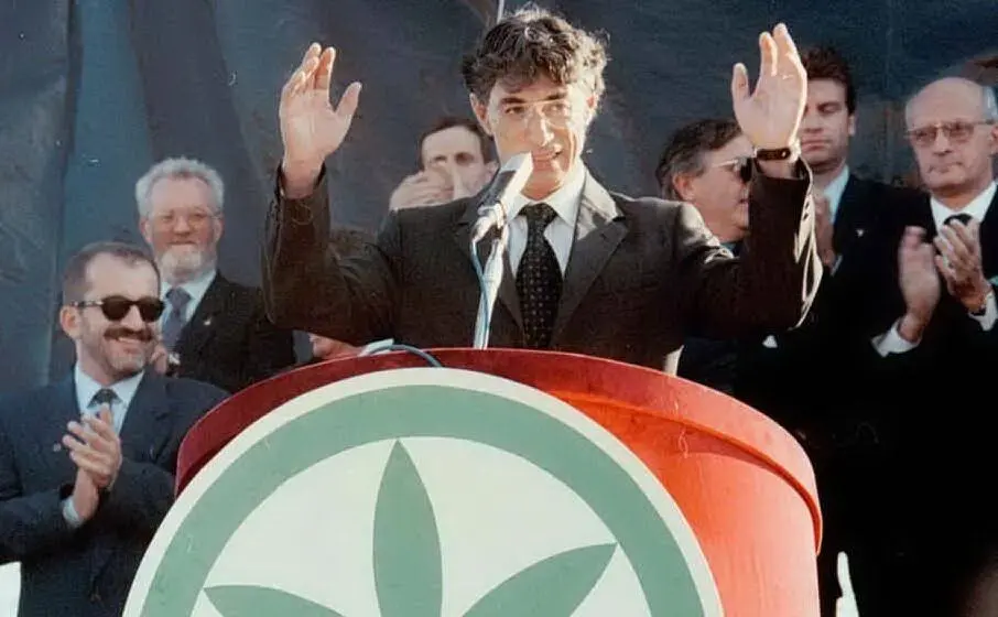 Alla fine degli anni settanta si avvicina ai temi dell'autonomismo (archivio L'Unione Sarda)