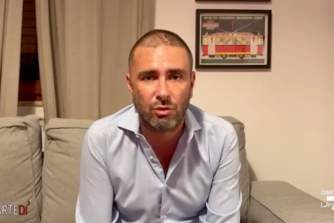 Alessandro Di Battista in tv (foto da frame video)