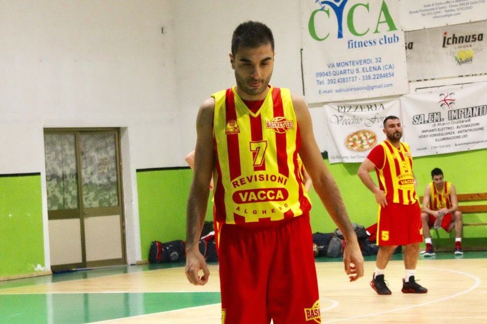 Salvatore Spanu del Basket Uri Club, top scorer dell'incontro (foto L'Unione Sarda - Chessa)