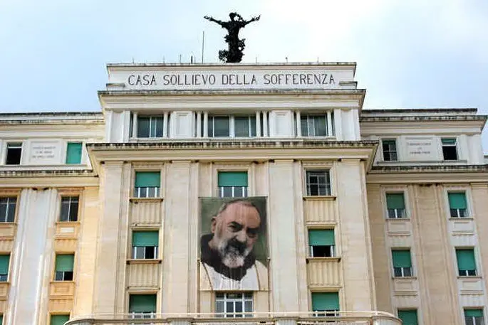 L'ospedale in cui si è verificato l'episodio (foto Google)