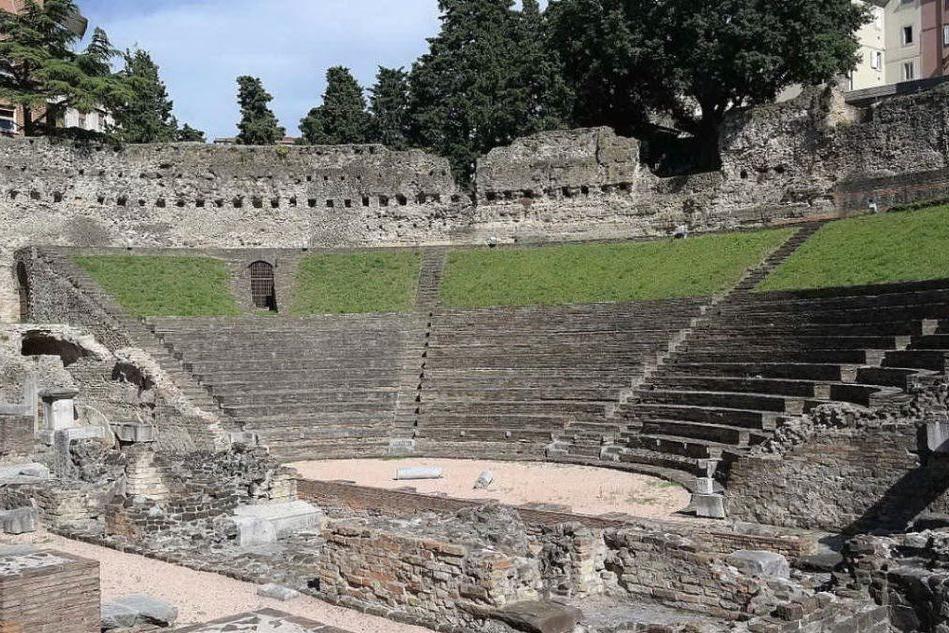 Il Teatro romano a Trieste (fonte Wikipedia)