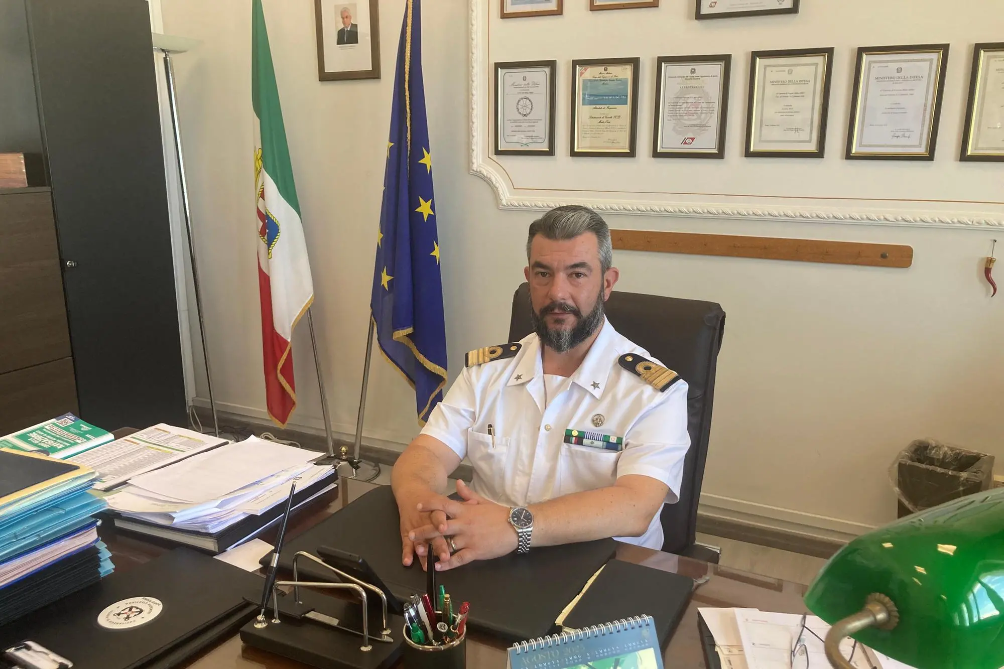 Il comandante della Capitaneria di Porto Torres, Mirko Orru' (foto Pala)