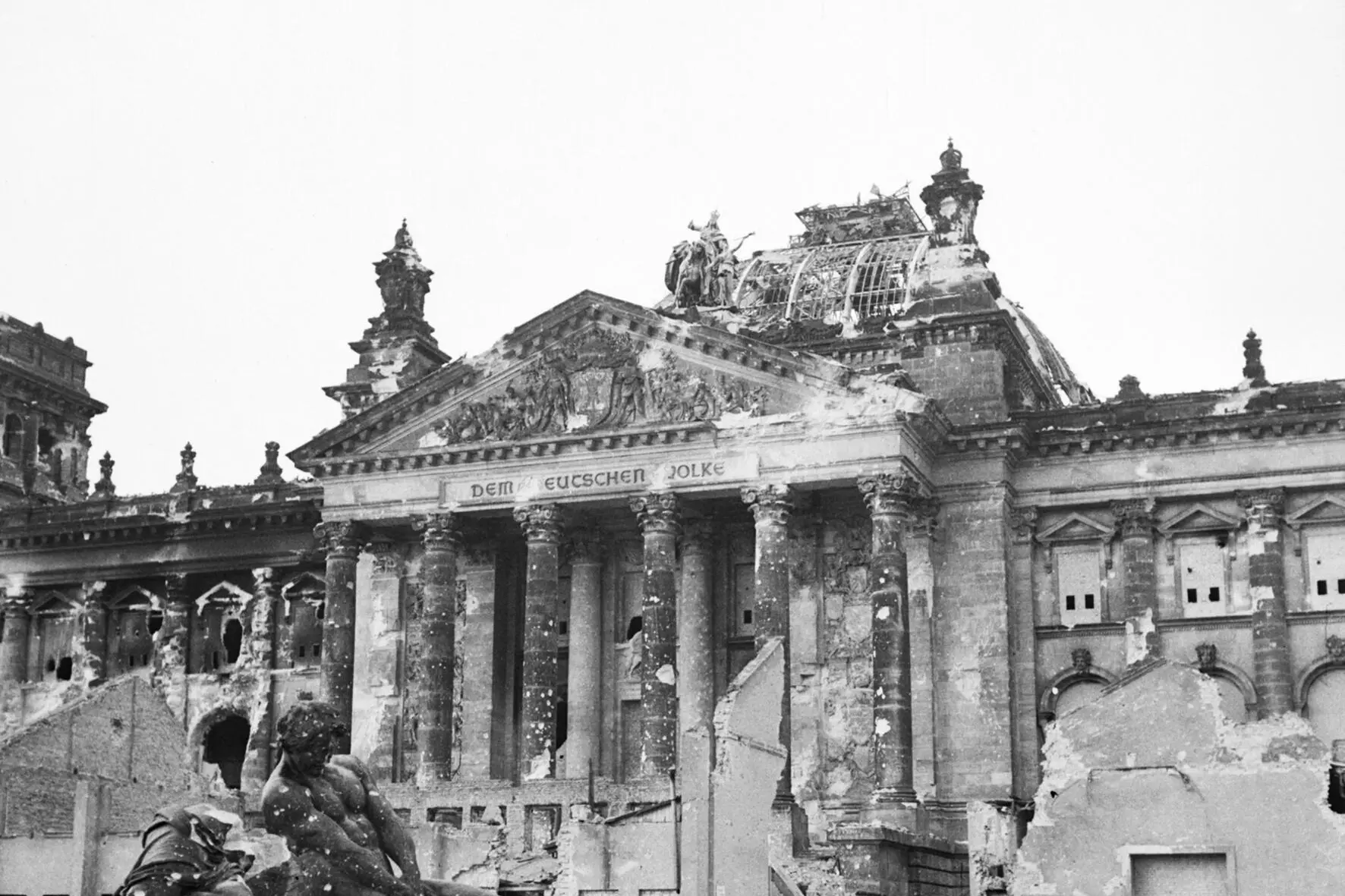 Le rovine del Reichstag di Berlino