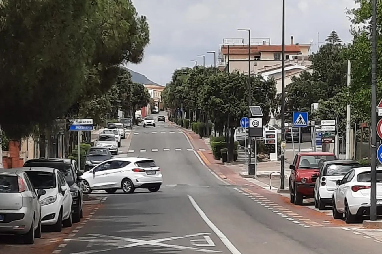 Via Cagliari, principale punto di accesso a Dolianova (foto Zizi)