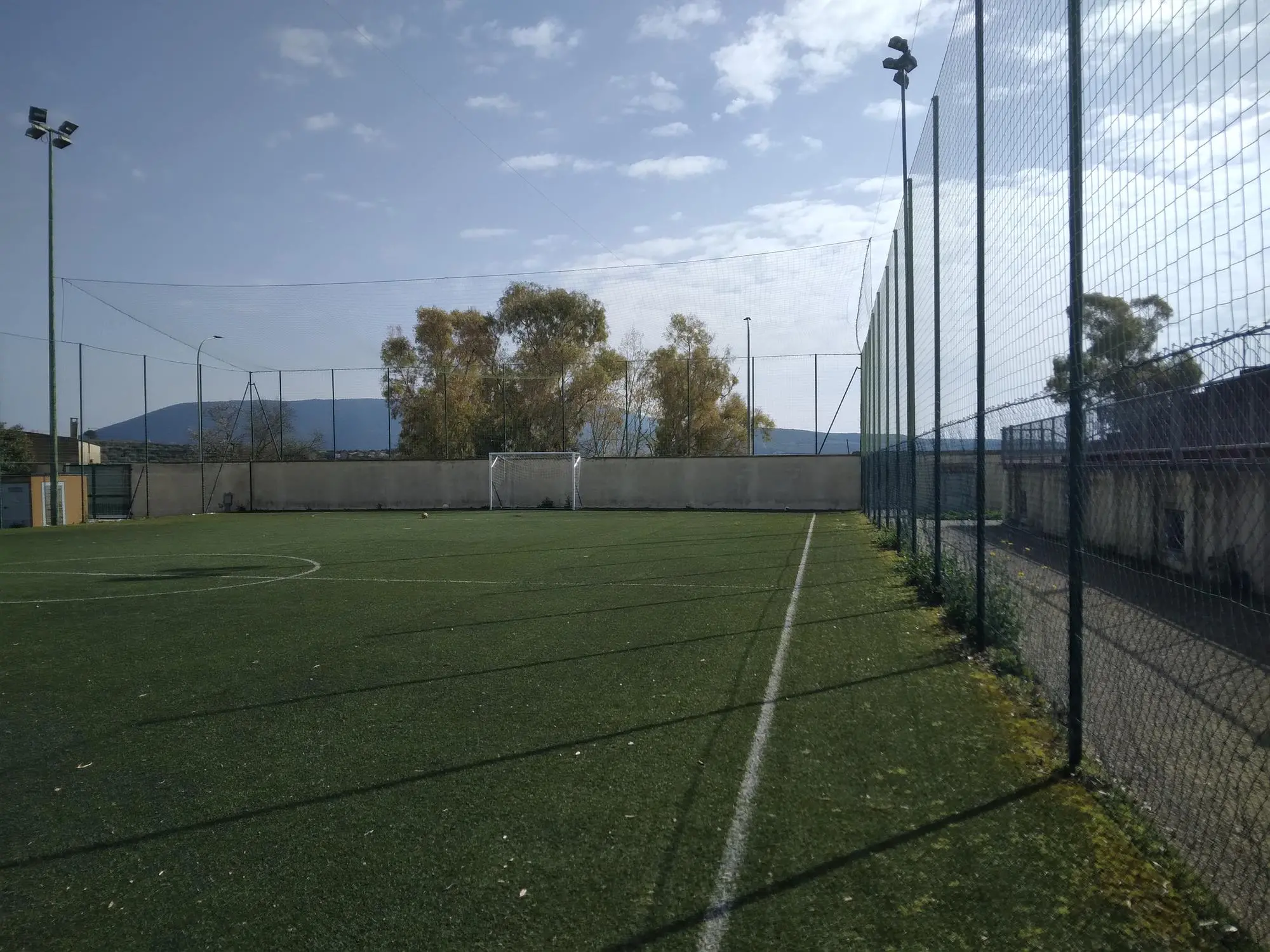 Il campo di calcio a 5 a Gesturi (foto Prinzis)