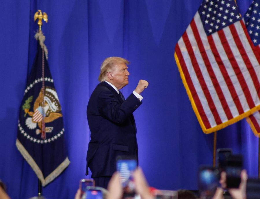 Iran, Trump annuncia: «Negoziato l’accordo, riapriremo Hormuz»