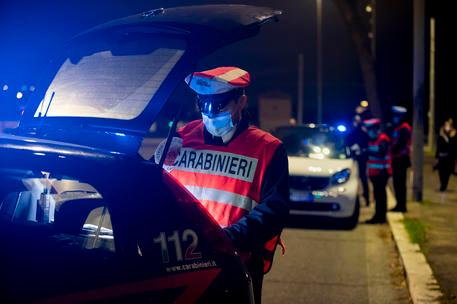 Alla guida dell’auto della madre senza aver mai conseguito la patente: 20enne denunciato a Cagliari