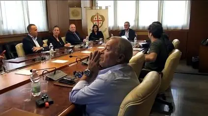 https://immagini.unionesarda.it/version/c:OTAwYjFhNDAtNDI4OS00:NTg0ZDU4OTMtN2JiYy00/image.webp?f=16:9