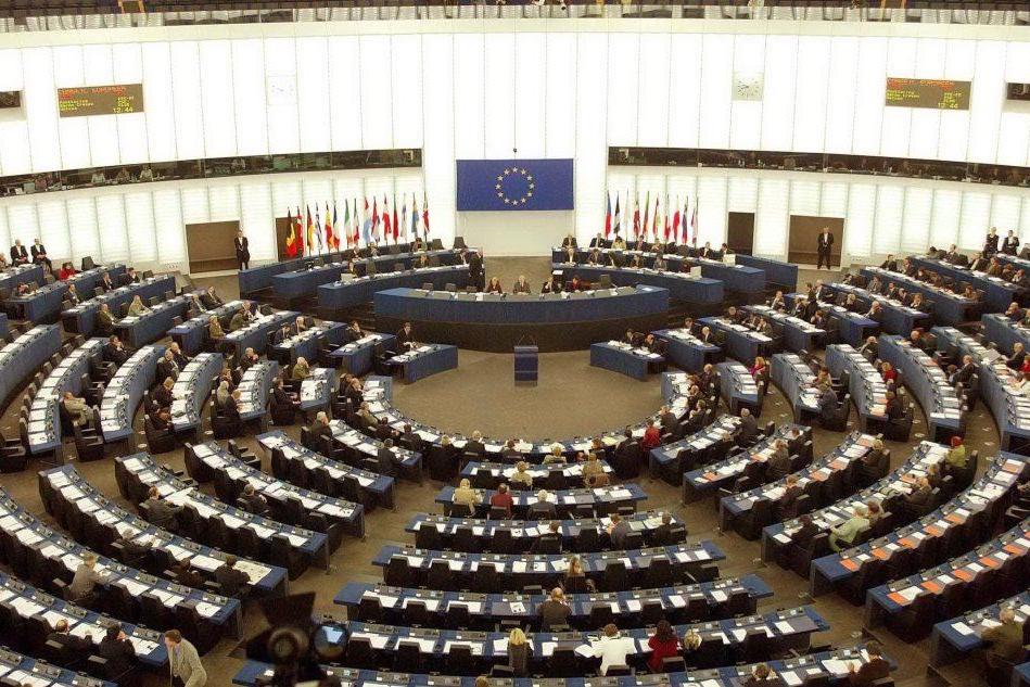 Elezioni europee, liste chiuse: in campo 16 sardi