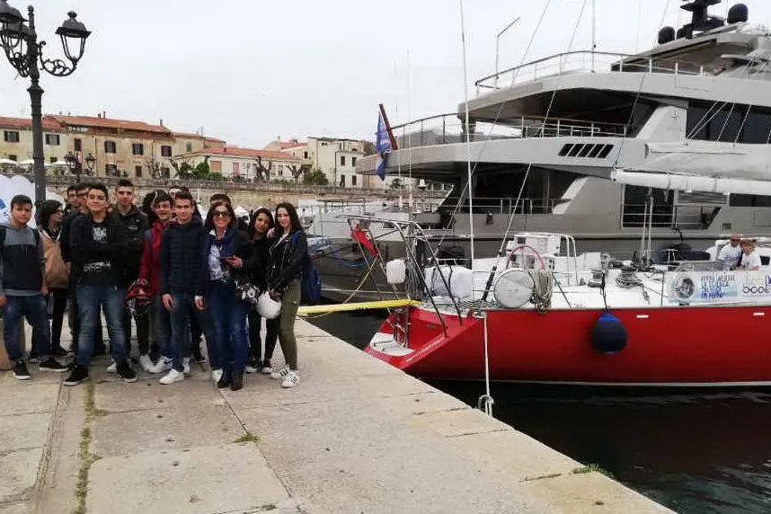 Studenti pronti a salpare con \"Lab-Boat\" (foto Caterina Fiori)