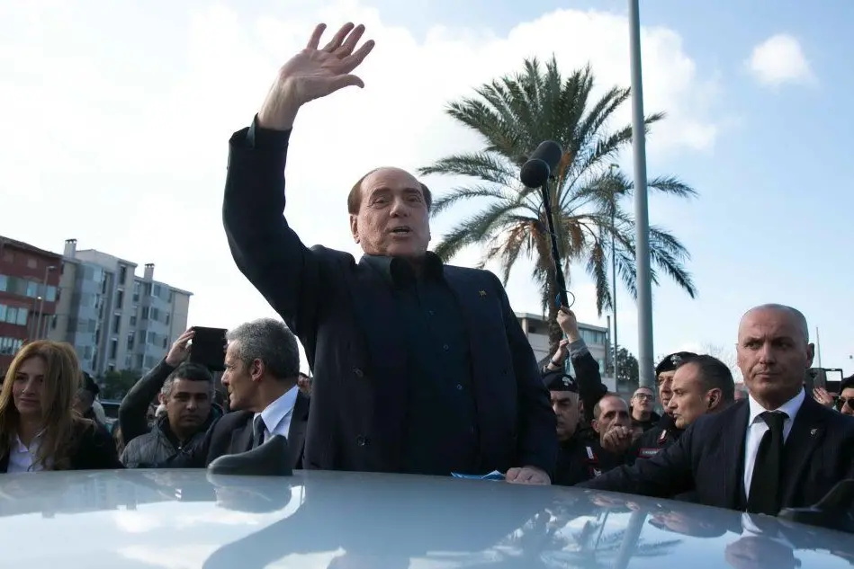 Silvio Berlusconi a Monserrato (Ansa)